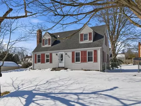 32 Glenview Dr, West Springfield, MA 01089