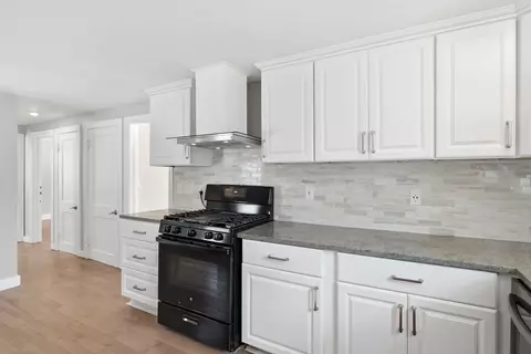32 Glenview Dr, West Springfield, MA 01089 photo 7