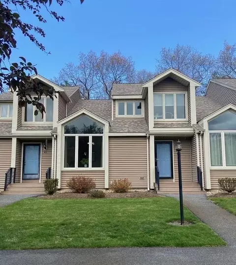 340 Centre Ave #44, Rockland, MA 02370