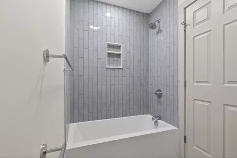Bath - 79 Fox St, Worcester, MA 01604 photo 3 of 4