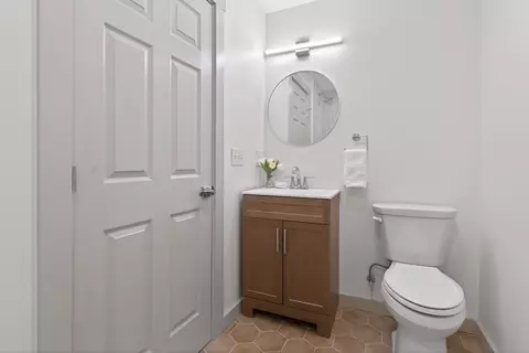 Bath - 79 Fox St, Worcester, MA 01604 photo 2 of 4