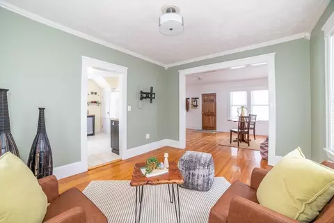 Living - 110 Beverly Rd, Worcester, MA 01605 photo 1 of 2