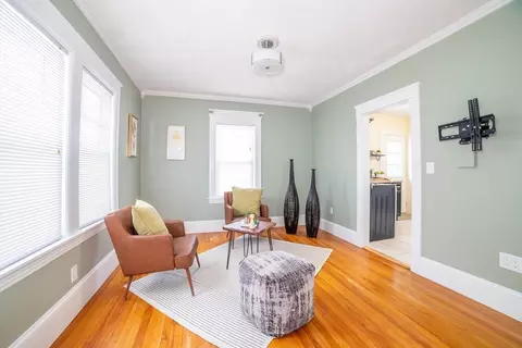Living - 110 Beverly Rd, Worcester, MA 01605 photo 2 of 2