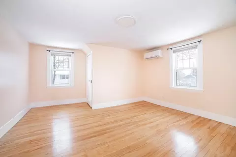 Bedroom - 110 Beverly Rd, Worcester, MA 01605 photo 4 of 5