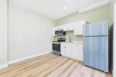 110 Eighth St, New Bedford, MA 02740