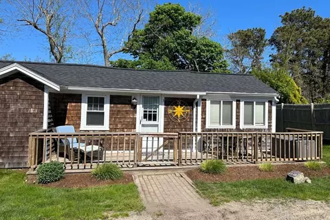 34 Pleasant St #3, Dennis, MA 02660