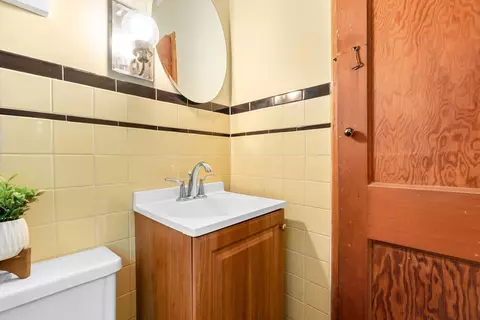 Bath - 14 Chase St, Danvers, MA 01923 photo 2 of 4