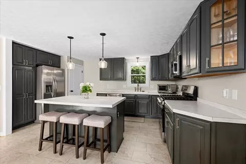Kitchen - 32 Stratton Dr, Hudson, MA 01749 photo 3 of 7