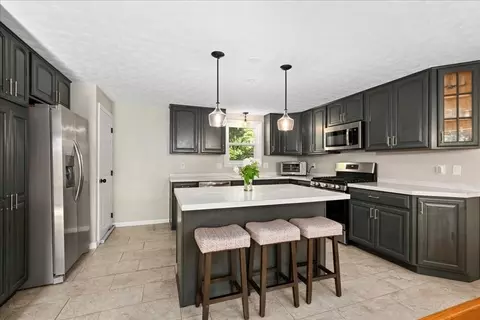 Kitchen - 32 Stratton Dr, Hudson, MA 01749 photo 2 of 7