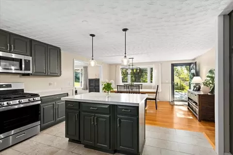 Kitchen - 32 Stratton Dr, Hudson, MA 01749 photo 7 of 7