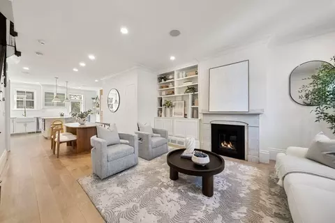 9 Cross St, Charlestown, MA 02129