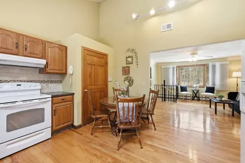 28 Nonquit St, Worcester, MA 01604 photo 9
