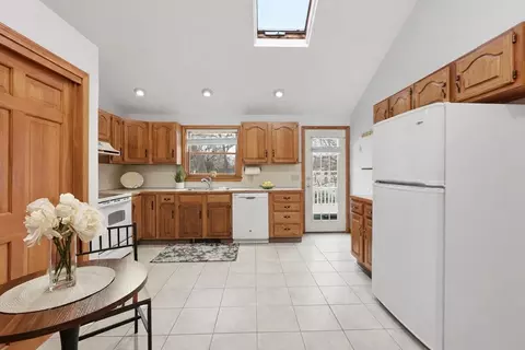 28 Nonquit St, Worcester, MA 01604 photo 33