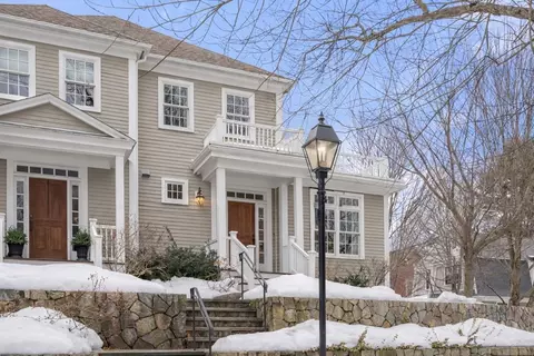26 Maple Ln #26, Medfield, MA 02052