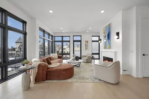 14 Green St #PHA, Brookline, MA 02446