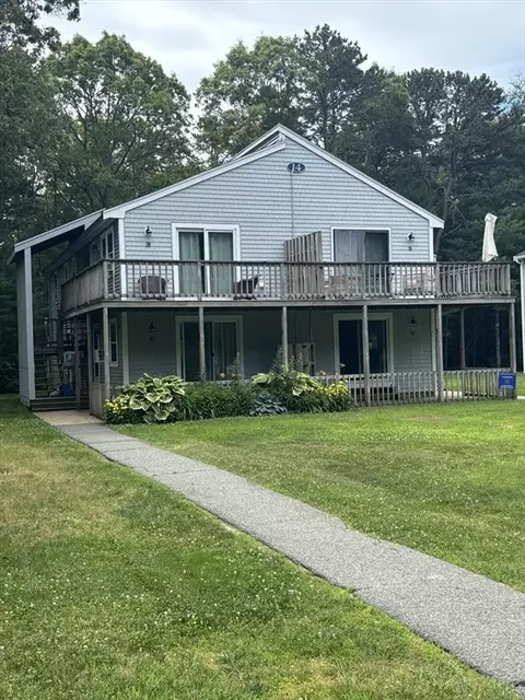 70 Cape Dr #14D, Mashpee, MA 02649