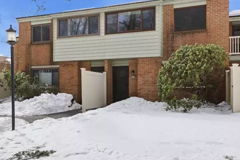 95 Greenbrook Dr #95, Stoughton, MA 02072