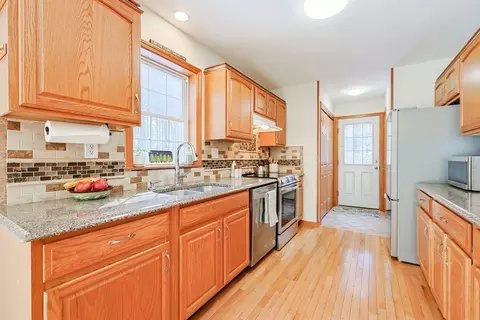 8 Wallis St, Douglas, MA 01516 photo 11