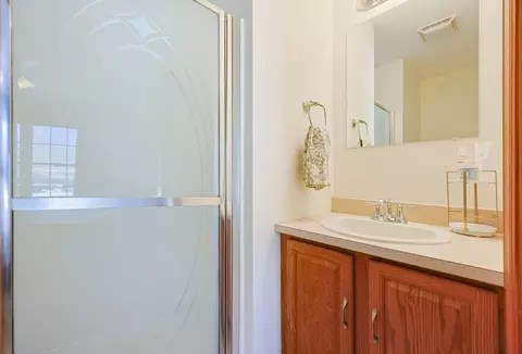 8 Wallis St, Douglas, MA 01516 photo 25
