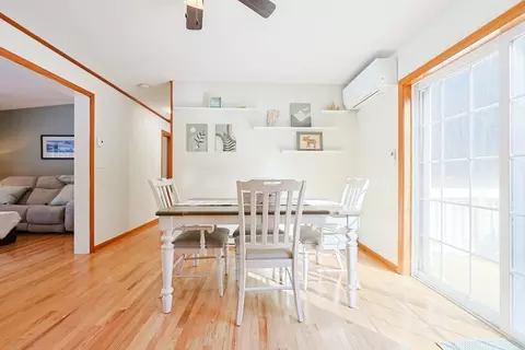 8 Wallis St, Douglas, MA 01516 photo 6