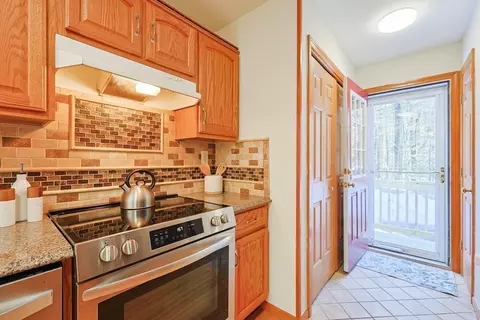 8 Wallis St, Douglas, MA 01516 photo 12