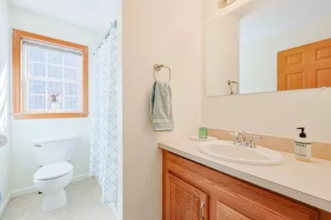 8 Wallis St, Douglas, MA 01516 photo 15