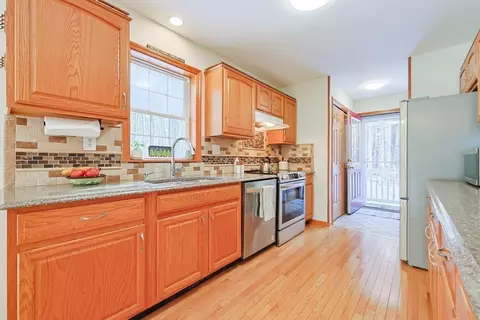 8 Wallis St, Douglas, MA 01516 photo 9