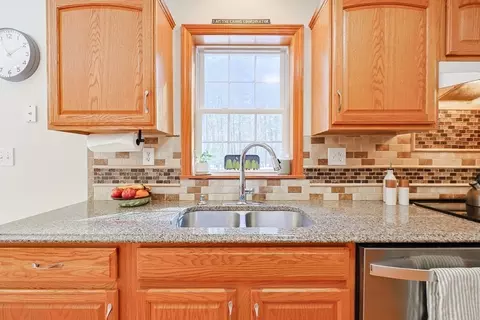 8 Wallis St, Douglas, MA 01516 photo 14
