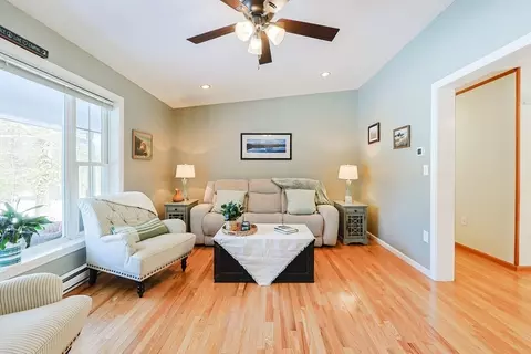 8 Wallis St, Douglas, MA 01516 photo 3