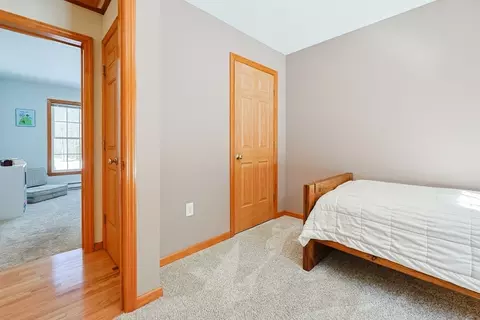 8 Wallis St, Douglas, MA 01516 photo 18