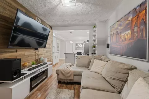 189 Charles St, Lowell, MA 01852