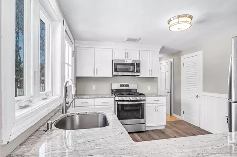 140 Slumber Ln, Springfield, MA 01128 photo 8