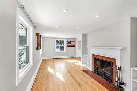140 Slumber Ln, Springfield, MA 01128 photo 3