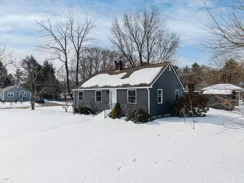 140 Slumber Ln, Springfield, MA 01128 photo 2