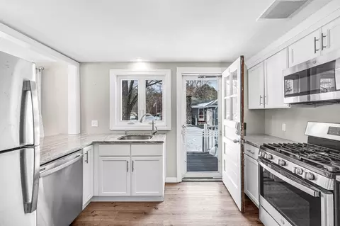 140 Slumber Ln, Springfield, MA 01128 photo 9
