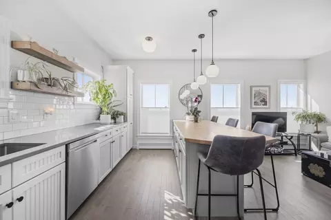 168 Humphrey #PH, Swampscott, MA 01907