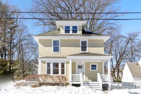 27 Montague St, Worcester, MA 01603