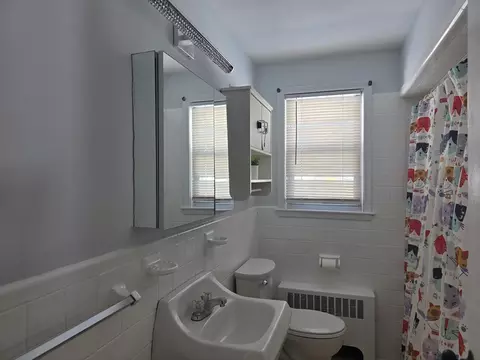 Bath - 55 Apthorp St, Worcester, MA 01606 photo 2 of 3