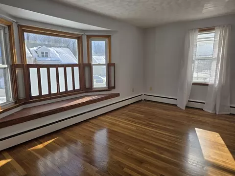 Living - 55 Apthorp St, Worcester, MA 01606 photo 4 of 5