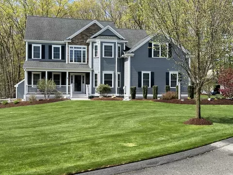 18 Mcintosh Ln, Littleton, MA 01460