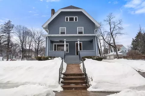 61 Cleveland St, Holyoke, MA 01040