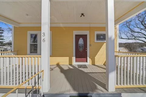 36 Jasper St, Saugus, MA 01906 photo 3