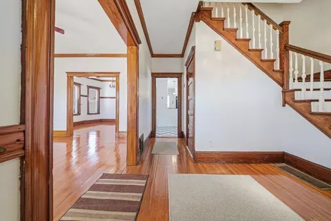 36 Jasper St, Saugus, MA 01906 photo 4