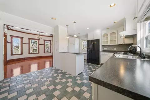 36 Jasper St, Saugus, MA 01906 photo 8
