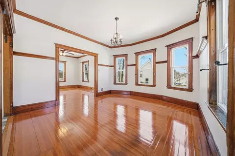 36 Jasper St, Saugus, MA 01906 photo 7
