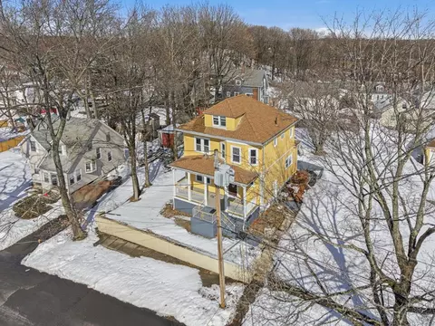 36 Jasper St, Saugus, MA 01906 photo 2