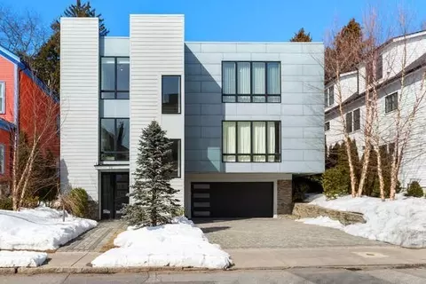 75 Greenough St #2, Brookline, MA 02445