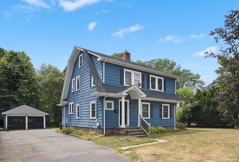 15 E Grove St, Middleboro, MA 02346
