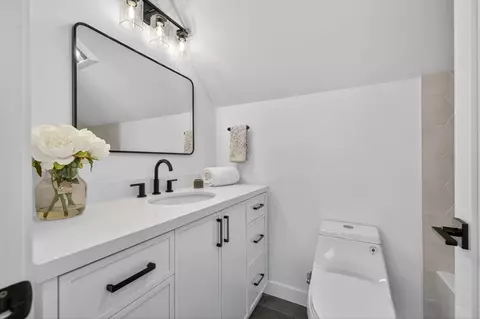 Bath - 14 Hamlet #C, Somerville, MA 02143 photo 1 of 2