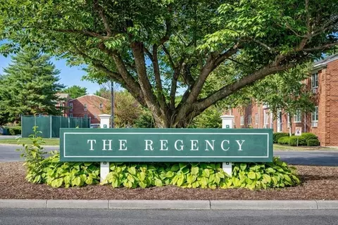 121 Regency Park Dr #121, Agawam, MA 01001